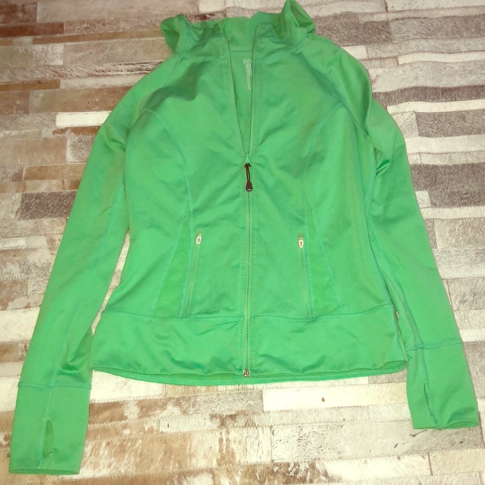 Cute Green Zella workout jacket size M ⚡️